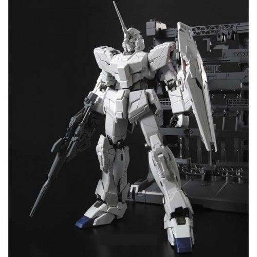 Bandai Hobby RX-0 Unicorn Gundam HD Color with MS Cage MG 1/100 Model Kit