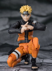 Uzumaki Naruto from "Naruto Shippuden" gets a new S.H.Figuarts action figure from Bandai! With completely new modeling, this figure boasts the latest movable mechanism for extra-dynamic poses! Four interchangeable facial expressions are included, as is a rasengan effect part.