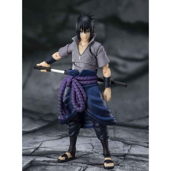 Sasuke Uchiha from "Naruto Shippuden" gets a new S.H.Figuarts action figure from Bandai! With completely new modeling, this figure boasts the latest movable mechanism for extra-dynamic poses! Three interchangeable facial expressions are included, as is a sword.