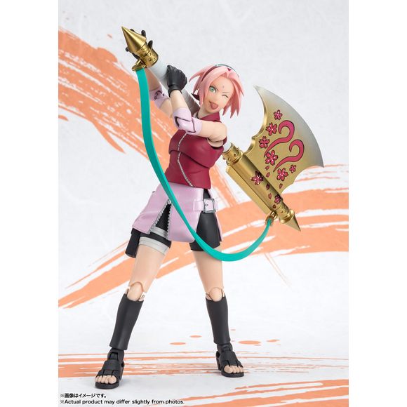 Bandai brings us a brand-new "S.H.Figuarts" figure of Sakura Haruno based on the worldwide popularity voting project, "NARUTOP99"! This figure includes newly designed parts that can reproduce original illustrations drawn by the original author, Masashi Kishimoto, and all of the new facial expressions are newly molded, with the figure's coloring carefully matched to the illustration! Like all S.H.Figuarts figures, this figure boasts an overwhelming range of motion; her new faces include an intense battle exp