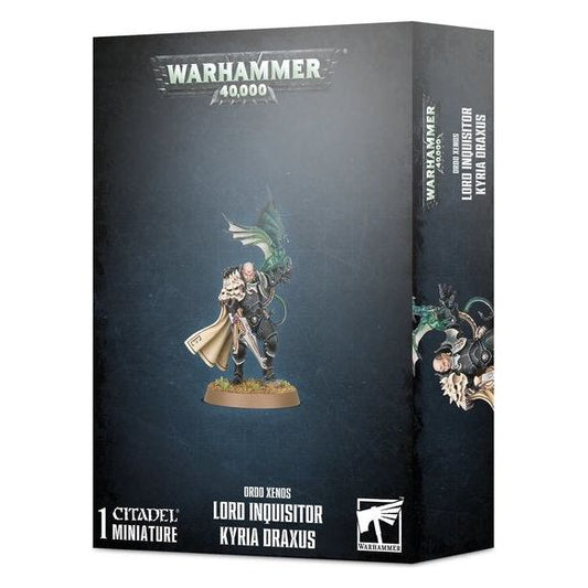 Kyria Draxus is supplied as 10 plastic components and comes with a Citadel 32mm Round Base. The Warhammer 40,000 datasheet for Kyria Draxus is included in the box.